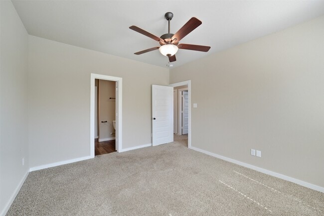 Building Photo - 9709 Grosbeak Ln