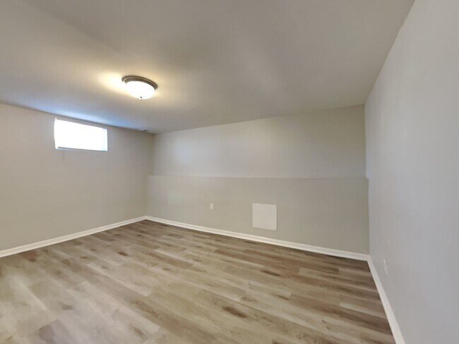 Building Photo - Charming 3-Bed Home in Lees Summit with Garage