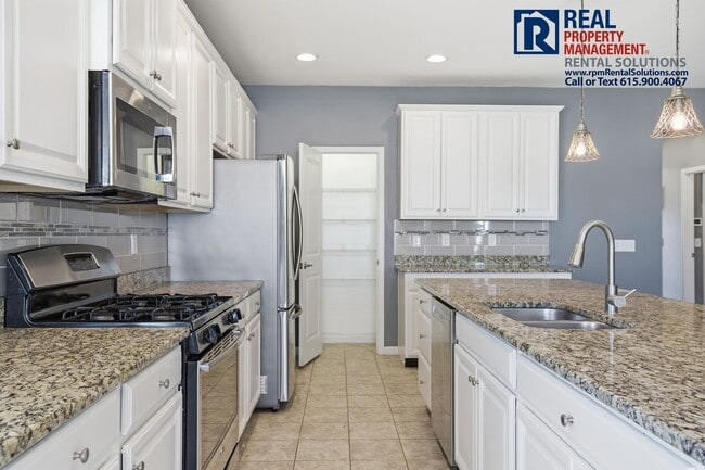 Building Photo - Gorgeous 4 bedroom brick home with bonus room and washer and dryer included! TRIPLE ROCKVALE SCHO...