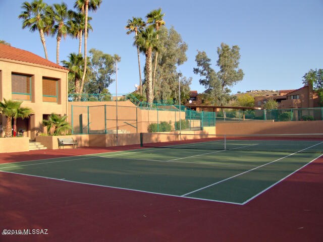 Building Photo - 5051 N Sabino Canyon Rd