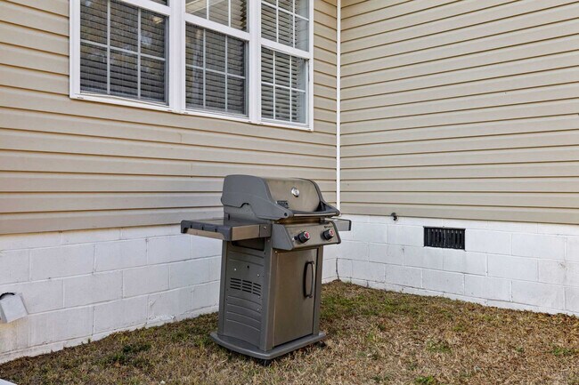 Building Photo - 430 Yaupon Ave