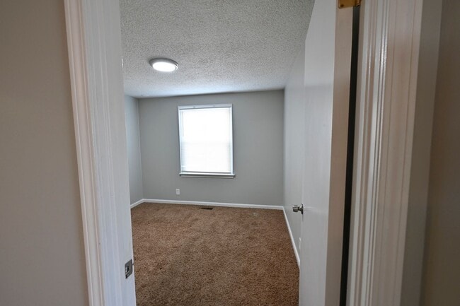 Building Photo - 425 W Cook Rd