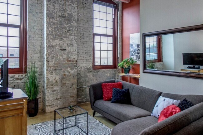 Building Photo - Northstar Dinkytown