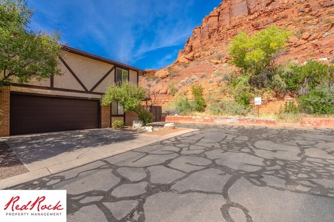 Building Photo - 3 Bedroom Home with Red Rock Views and Community Pool