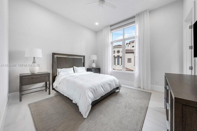 Building Photo - 3912 Island Estates Dr