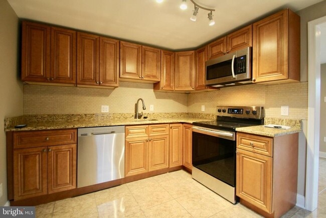 Building Photo - 3516 Mercer St