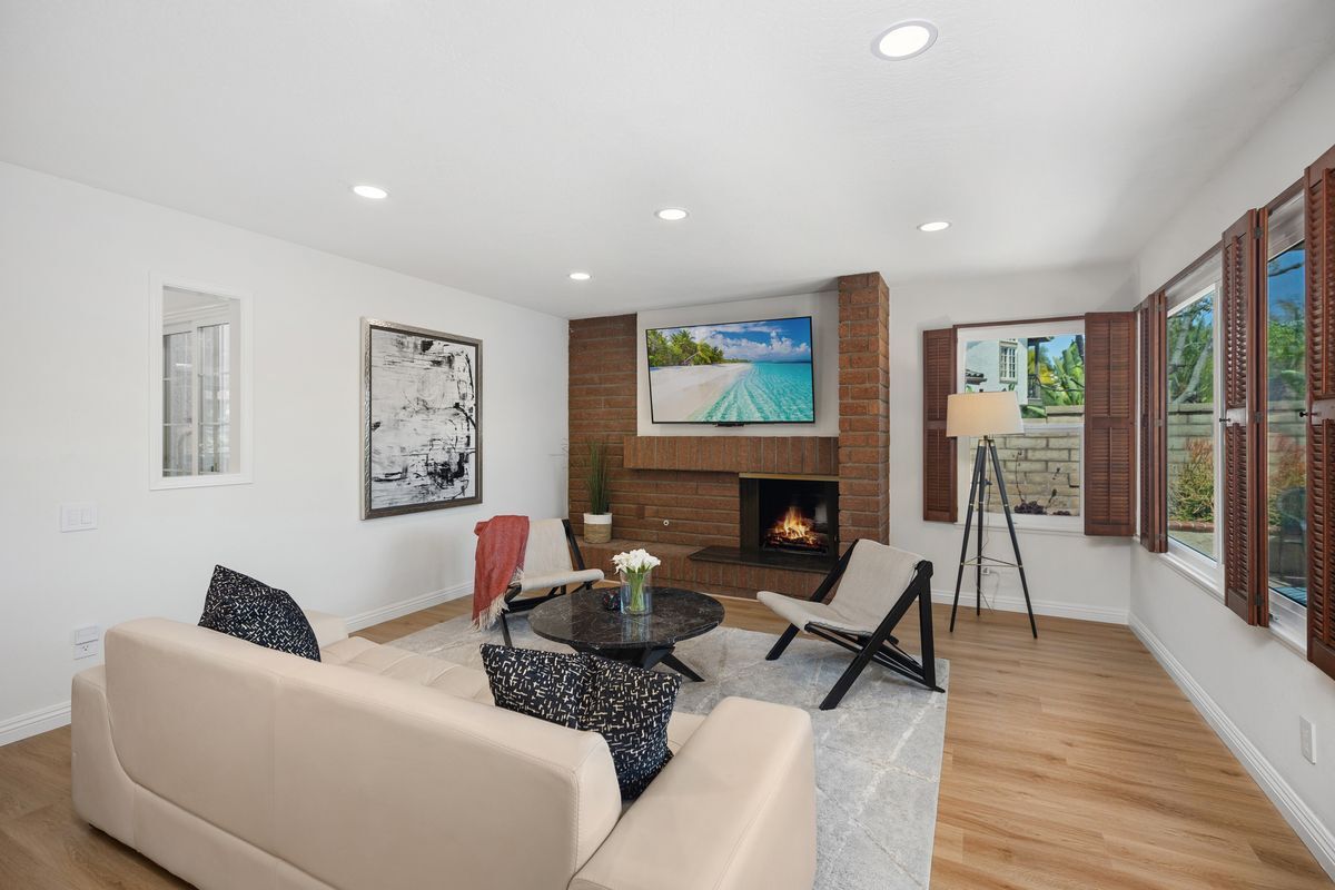 Building Photo - 28142 Ambar