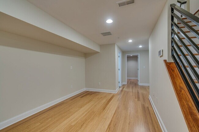 Building Photo - 917 S 18th St