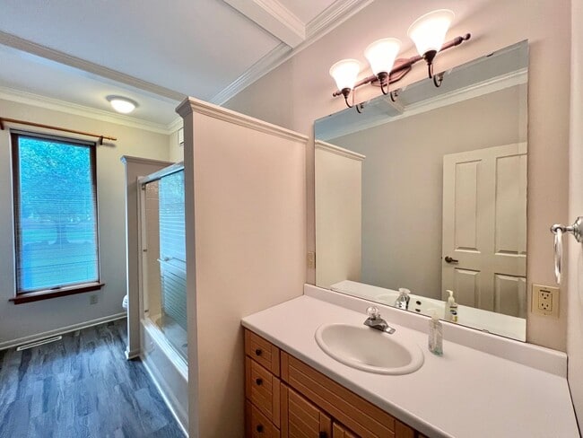 Building Photo - 3005 Hickory Tree Pl