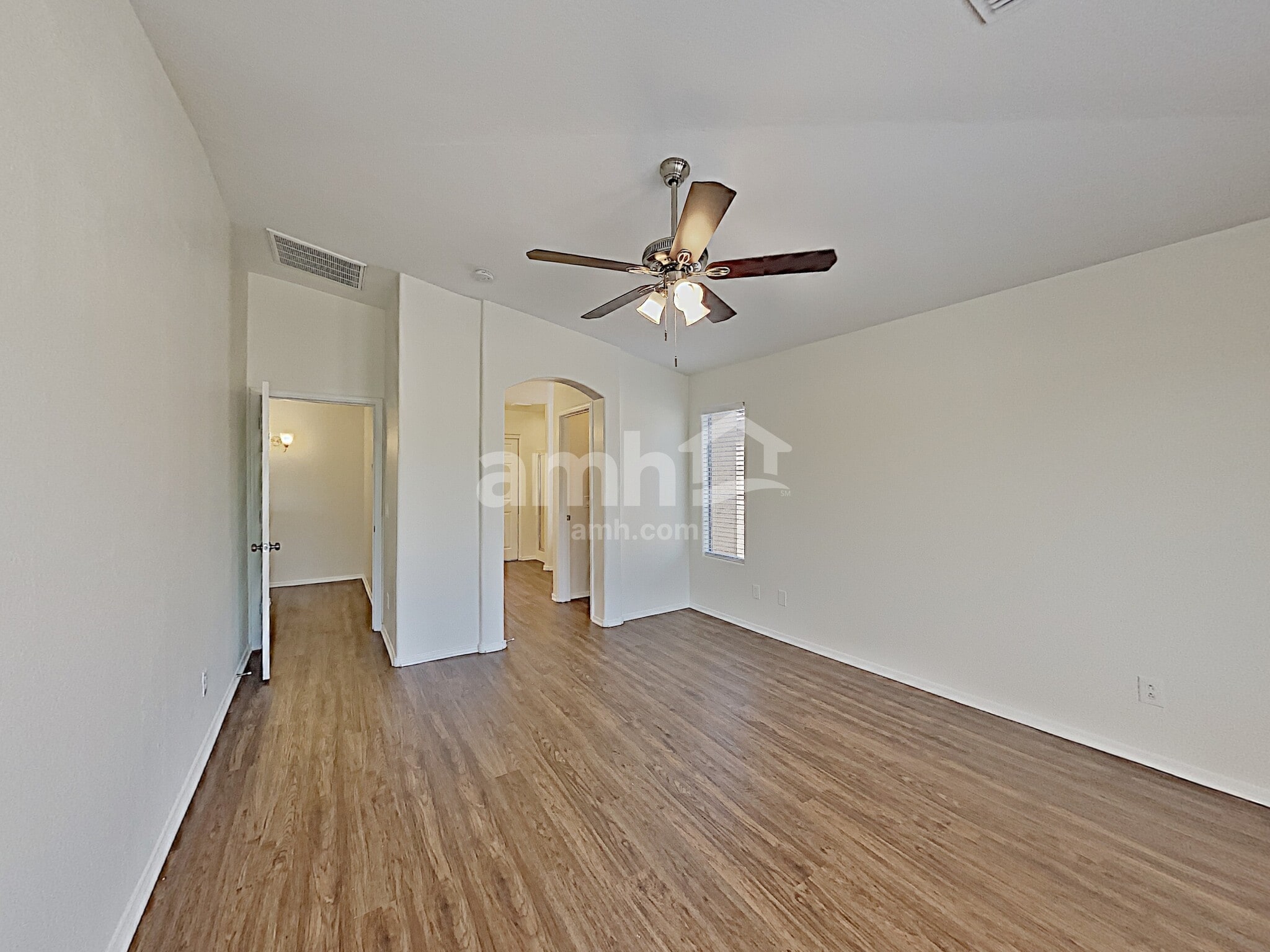 Building Photo - 16194 W Shangri La Rd