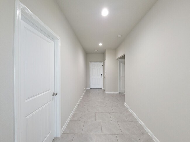 Building Photo - 29614 Breakwater Dr