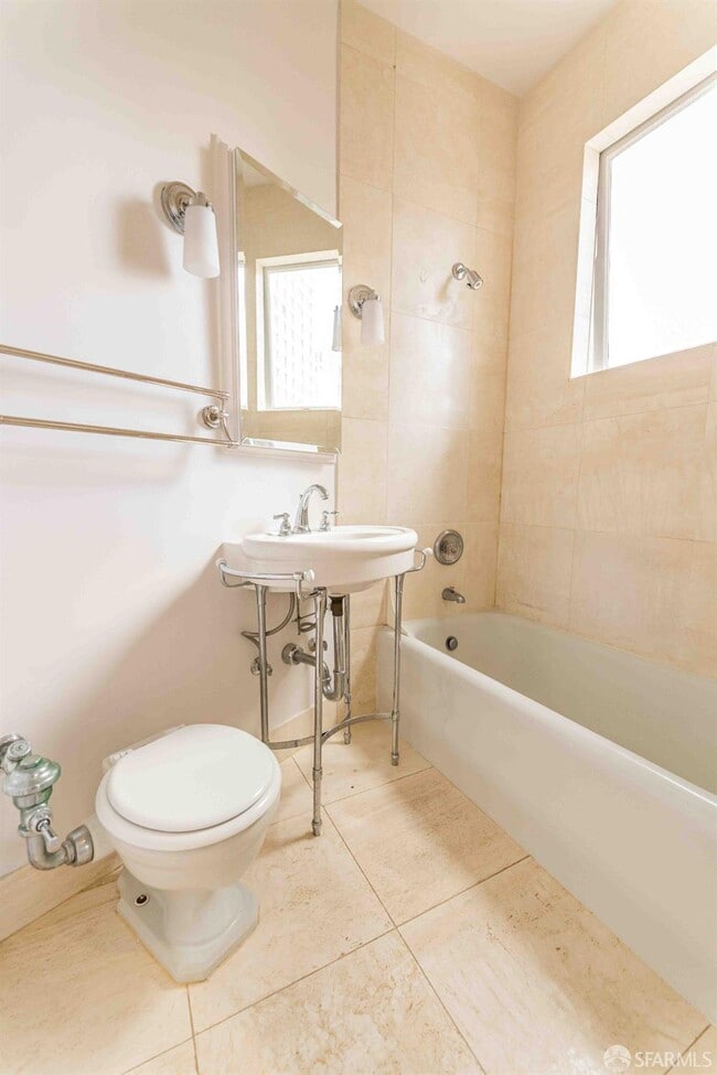 Building Photo - 1298 Sacramento St