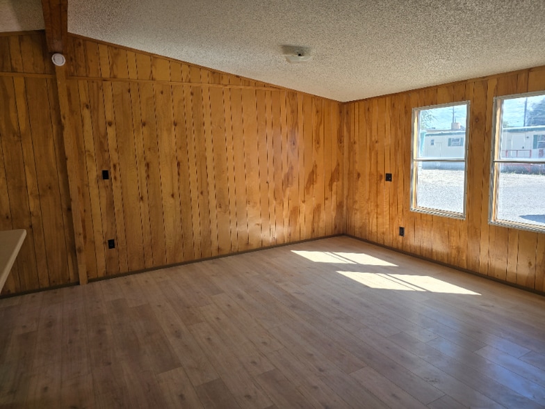 Building Photo - 324 W Blanco Blvd