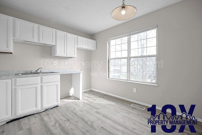 Building Photo - 1080 Viewpointe Dr