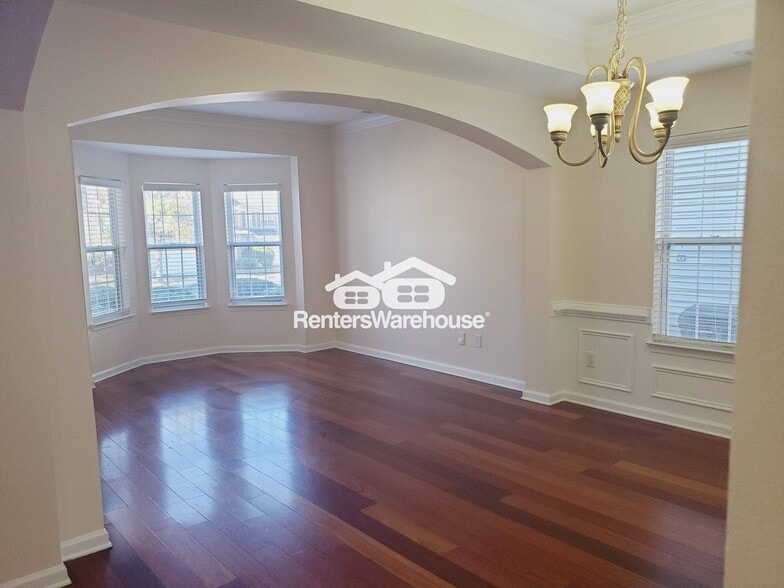 Building Photo - 7711 Parkside Dr