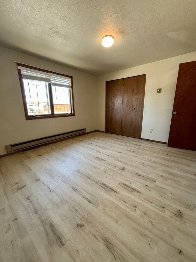 Building Photo - 3 Bed 1 Bath Single Family Home Located in East Helena!