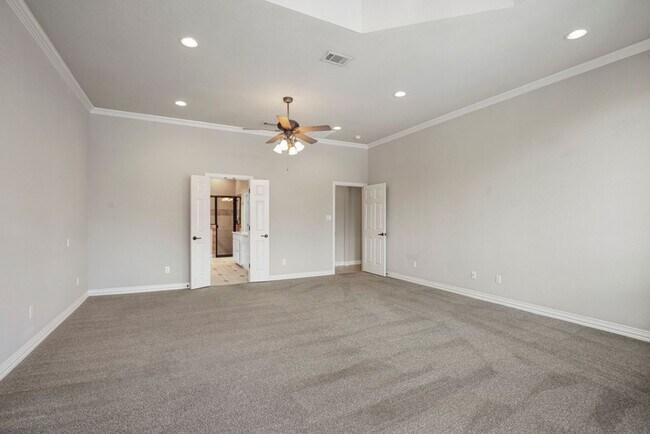 Building Photo - Custom Built Home with POOL