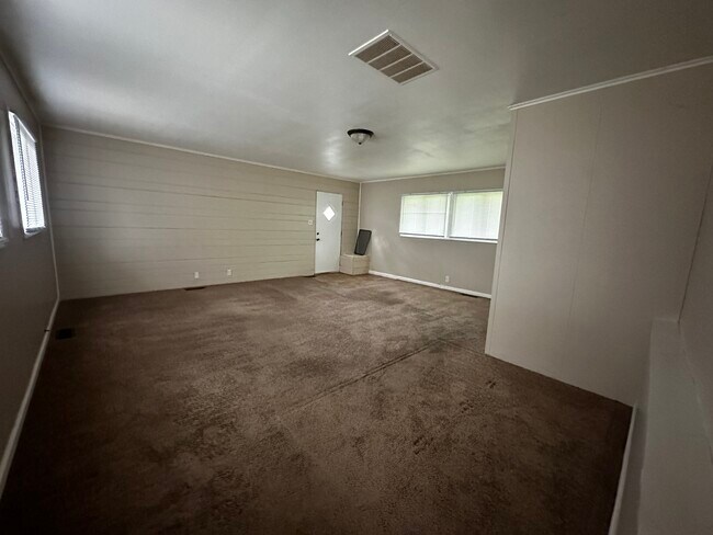 Building Photo - 1115 Ebeling Dr