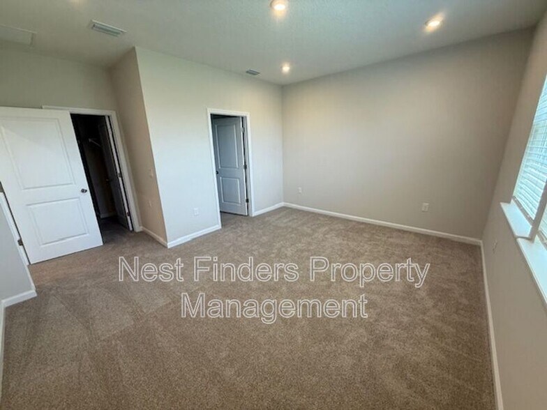Building Photo - 299 Spruce Hl Pt