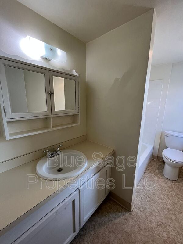 Building Photo - 1010 Yates Ave