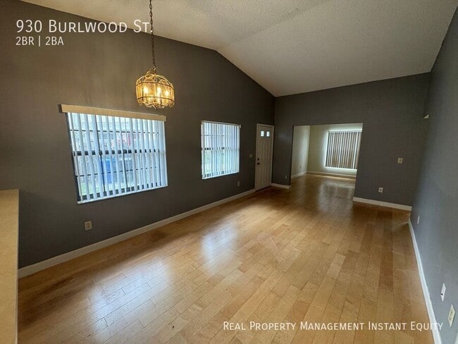 Building Photo - 930 Burlwood St