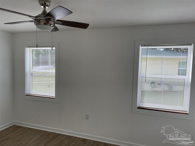 Building Photo - 107 Holmes Dr