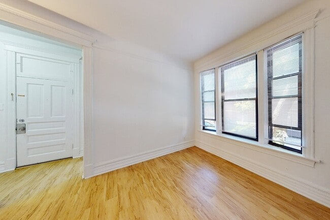 Floorplan - 5401-5403 S. Woodlawn Avenue