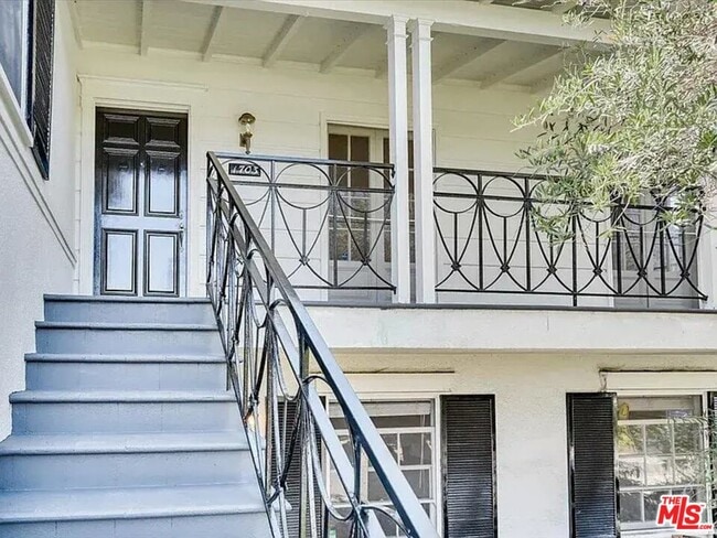 Building Photo - 1703 Kelton Ave