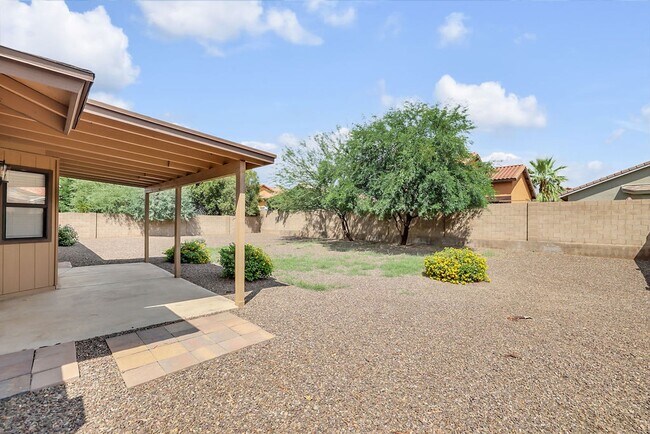 Building Photo - Gorgeous 4-Bedroom Home in Prime 85254 Loc...