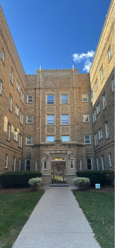 Building Photo - 4001 N Prospect Ave