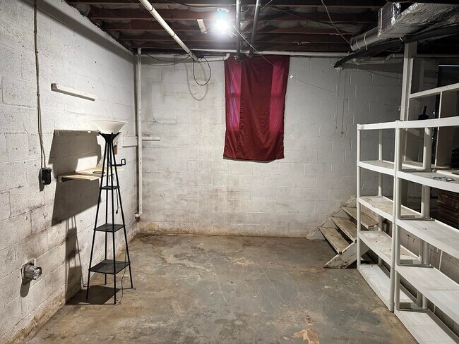 Building Photo - 126 Allnutt Dr