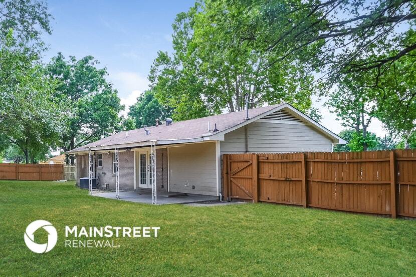 Building Photo - 907 Edgefield Cir