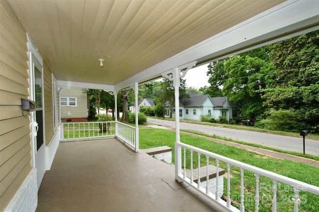 Building Photo - 312 Bost St