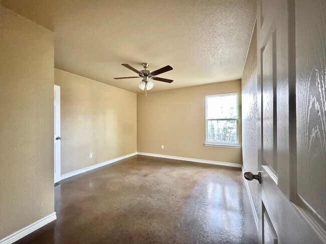 Building Photo - Adorable 3 Bedroom, 2 Bathroom, 1 Car Garage Duplex in Harker Heights TX