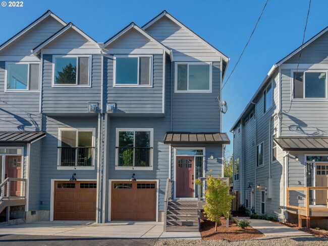 Building Photo - 3815 SE Tenino St