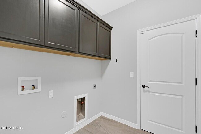 Building Photo - 14166 Peyton Edwards Ave