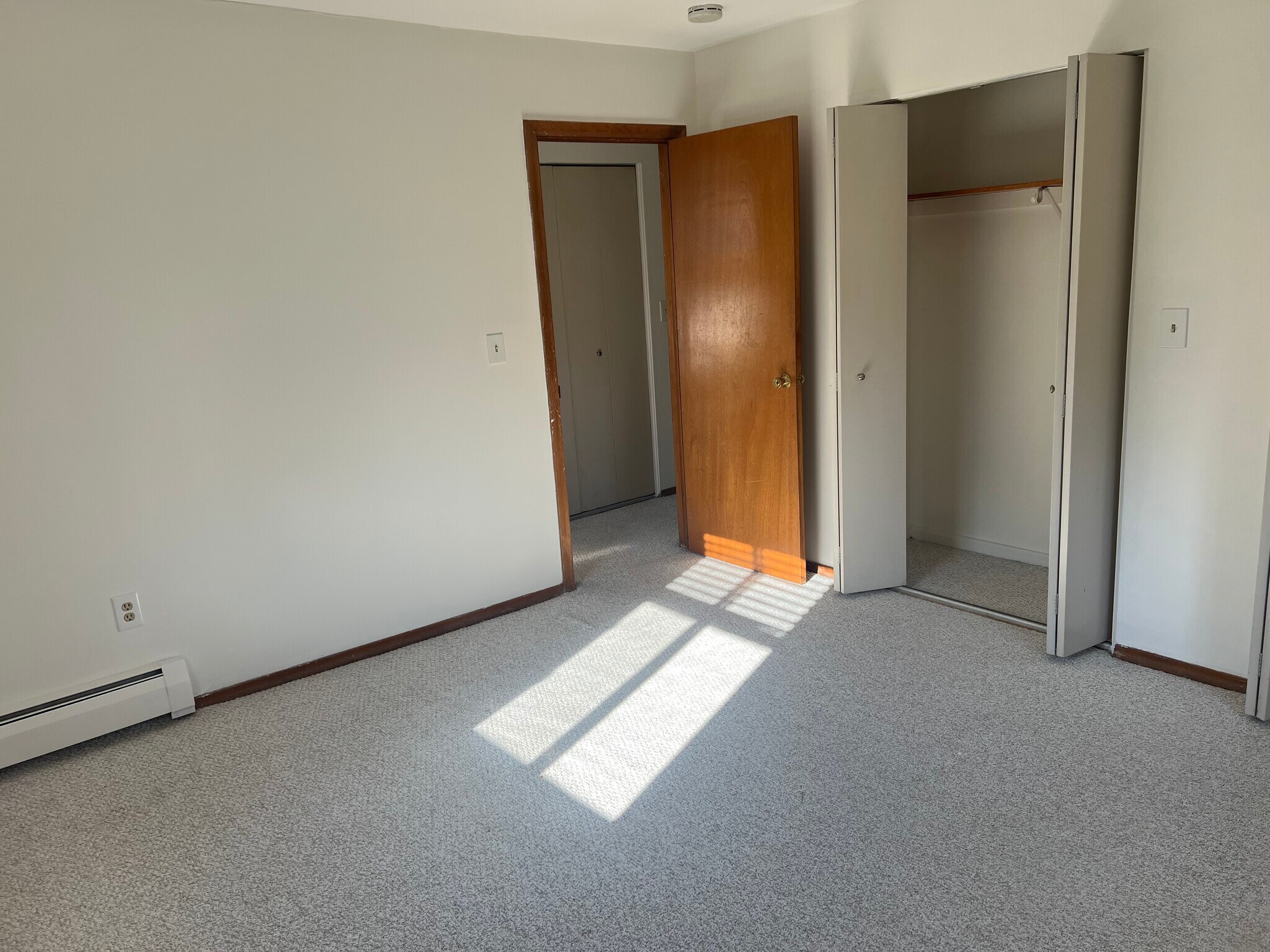 Building Photo - 181 Oakwood Ave