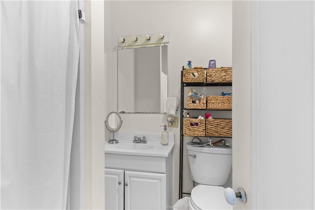 Building Photo - 501 Spring St