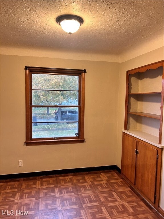 Building Photo - 5656 Shawnee Rd