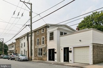 Building Photo - 17 Jefferson St