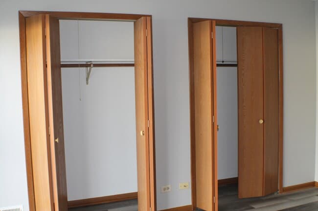 Building Photo - 422 Meadow Green Ln