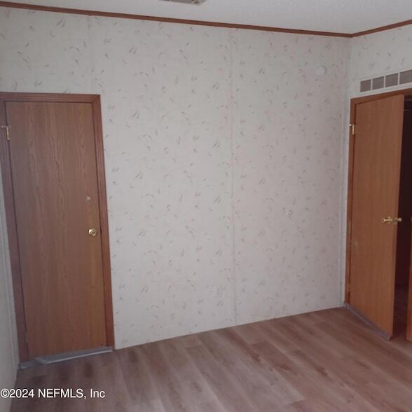 Building Photo - 463 Logan Ave