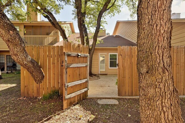 Building Photo - 8518 Fathom Cir
