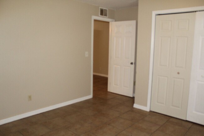 Building Photo - 610 Cassin Ave