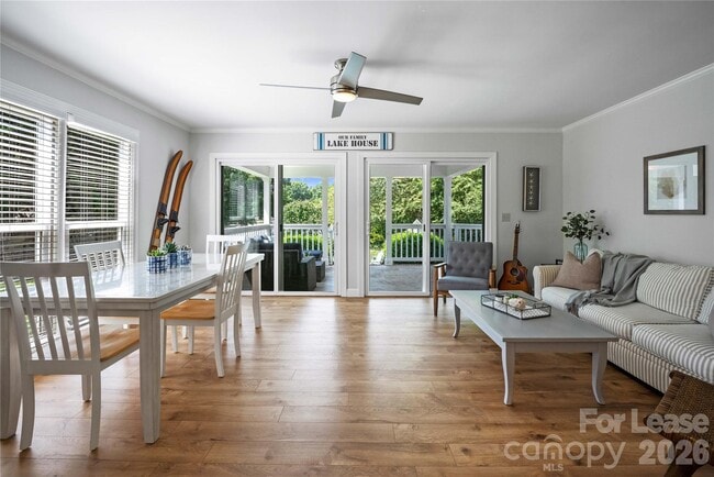 Building Photo - 108 Surfside Rd