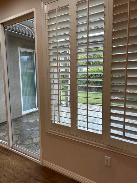 Building Photo - 8008 Hazeltine Ln