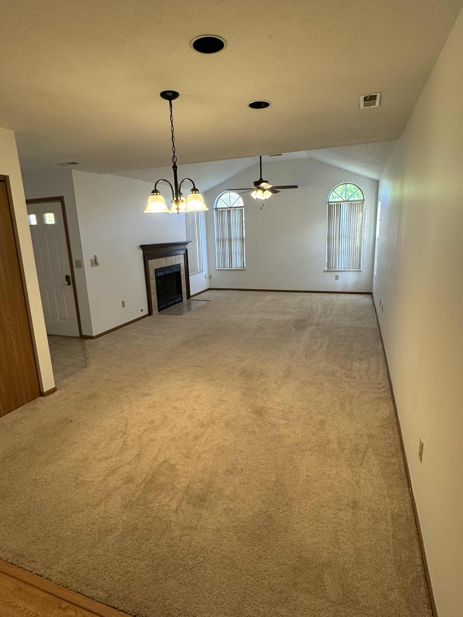 Building Photo - 69 Ashford Dr