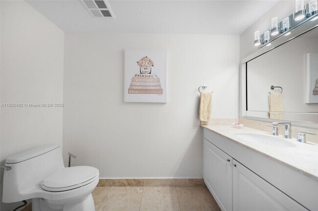 Building Photo - 20201 E Country Club Dr