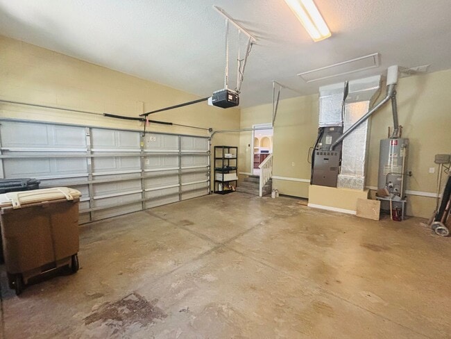 Building Photo - Beautiful home in Health Brook Hills