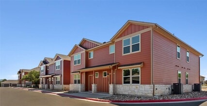 Building Photo - 523 Powell Dr